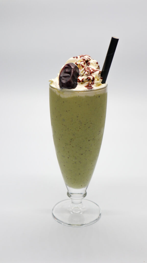 Avocado & Dadler milkshakes(أفوكادو وتمر )